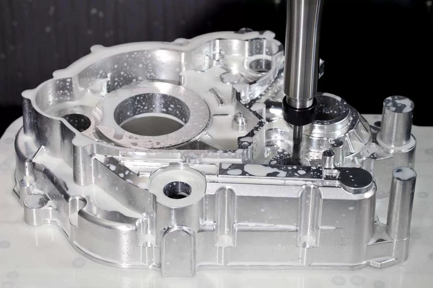 how-5-axis-milling-machines-process-auto-parts-and-boost-manufacturing-efficiency.jpg